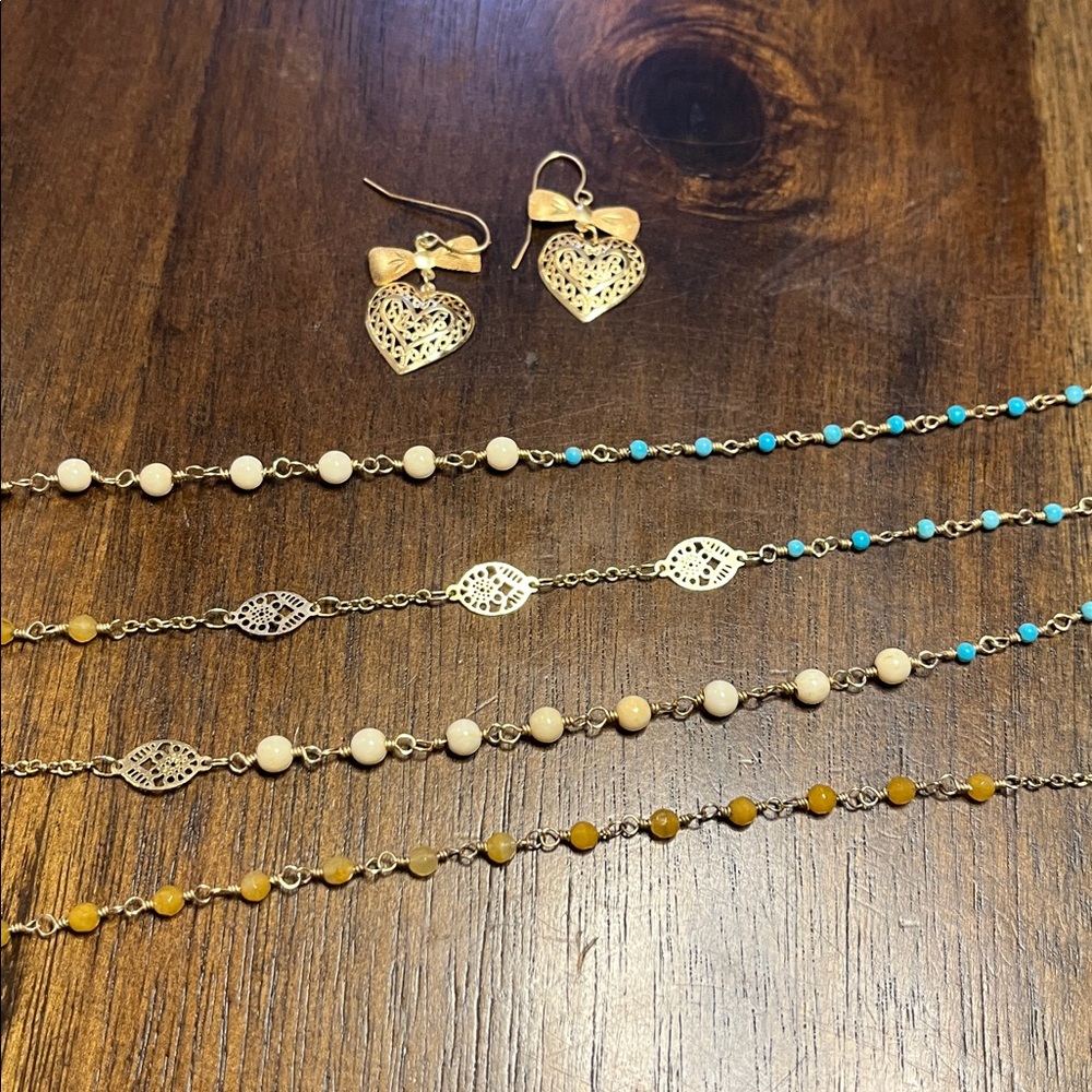 Wendy Mink Necklace earrings gold, turquoise,& cream 20” Beaded Chain Gold Tone.